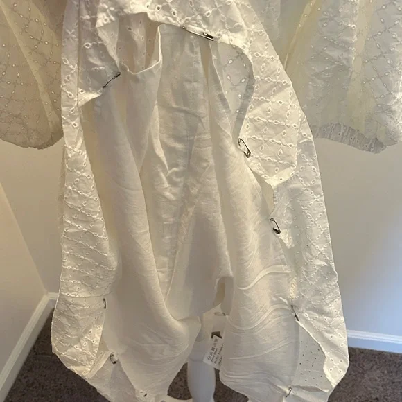 o.p.t Chic White Midi Dress with Puff Sleeves - Picture 8 of 10